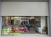 Cửa kính bản lề sàn đố nhôm ngang